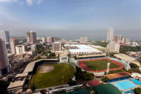 Отель Yong's Place at Vista Residences Taft  Манила